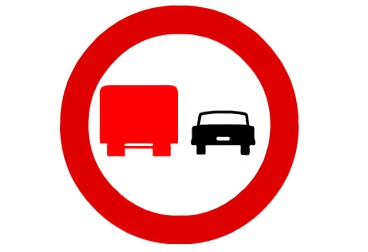 señal R-306 Adelantamiento prohibido para camiones