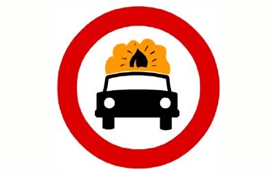 señal R-109 Entrada prohibida a vehículos que transportes mercancías peligrosas o inflamables