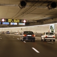 En un túnel, ¿qué distancia de seguridad se debe dejar con el vehículo que circula delante?