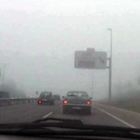 ¿Hay que modificar la velocidad de conducción cuando hay niebla?