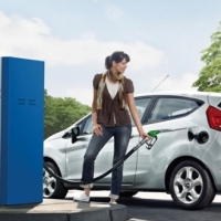 ¿Cómo se puede ahorrar combustible en un vehículo?