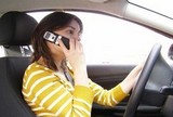 El uso del teléfono móvil, mientras se conduce, ¿representa un aumento del riesgo de accidentes?