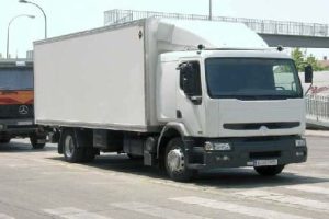 Un camión de 3.500 kilogramos de MMA, ¿puede llevar como repuesto una rueda de uso temporal?